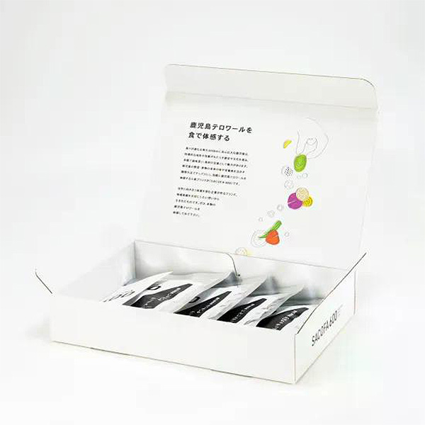 ＜送料込＞SACOFA600 鹿児島産野菜チップス4袋／箱入（寄付額83円）　＊真空フライ製法で栄養素を凝縮し、軽くてサクッとした食感のチップスです。